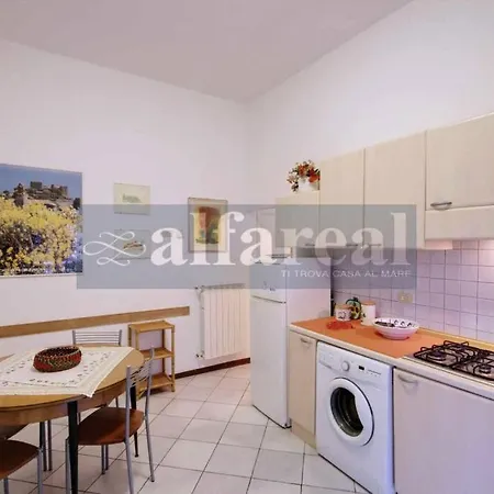 Appartamento Luisa Ponente, 100 Mt Dal Mare, Clima, Spazio Esterno, Wifi! By Alfareal *